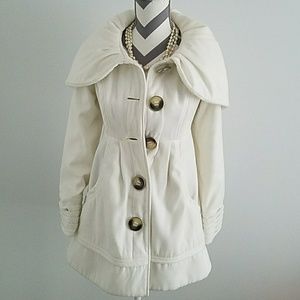 Adorable off white coat